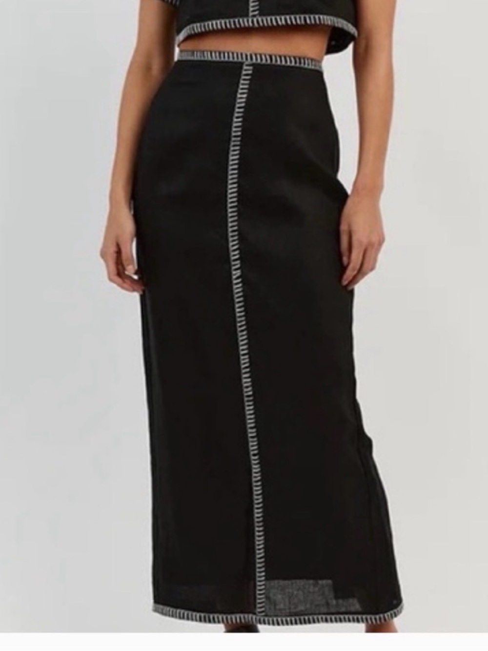 Magaschoni Black Midi Skirt with Contrast Stitching ❤️❤️